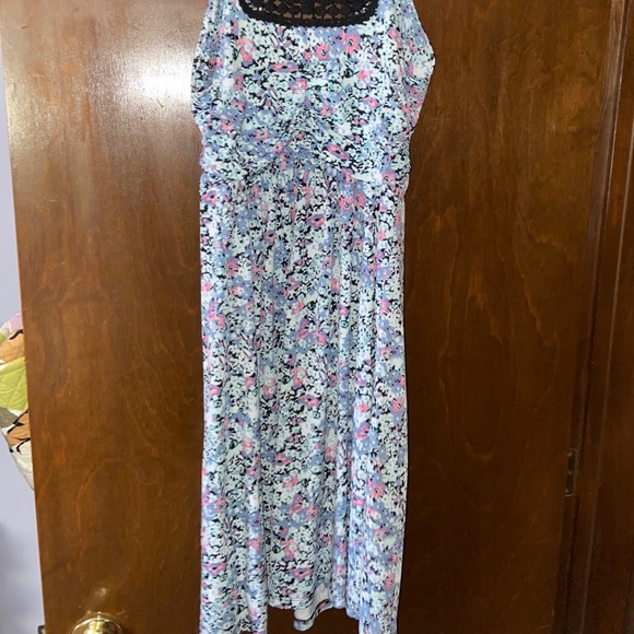 Multi-Color Floral Dress - Picture 5 of 6